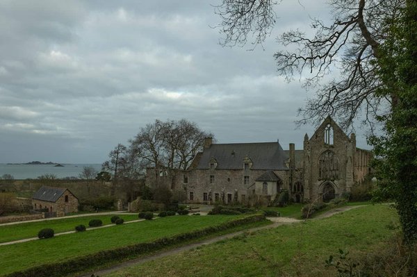 Comment organiser une visite des monastères rupestres en Arménie ?
